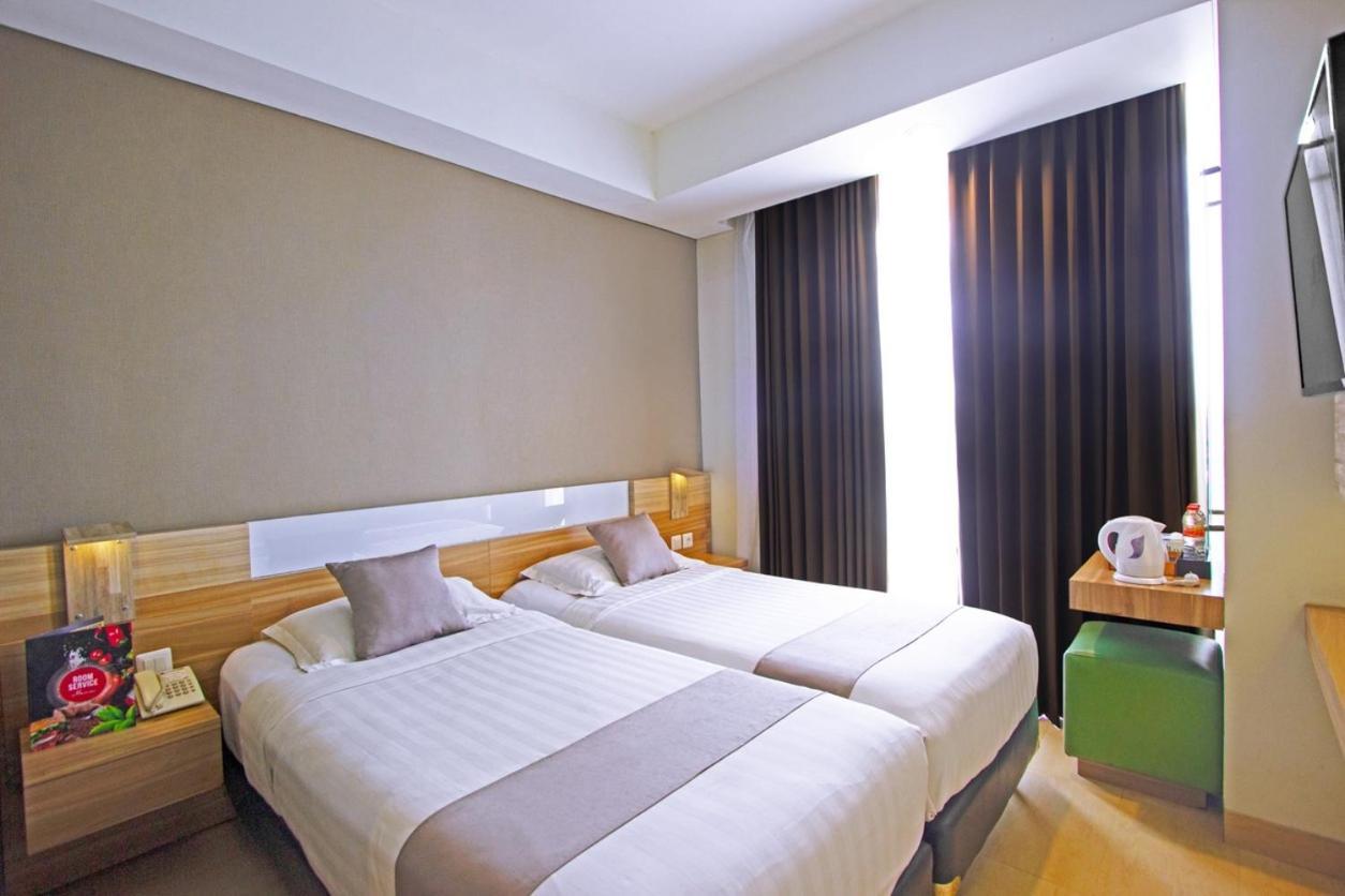 Hotel Fortunagrande Seturan Yogyakarta Maguwo Zewnętrze zdjęcie