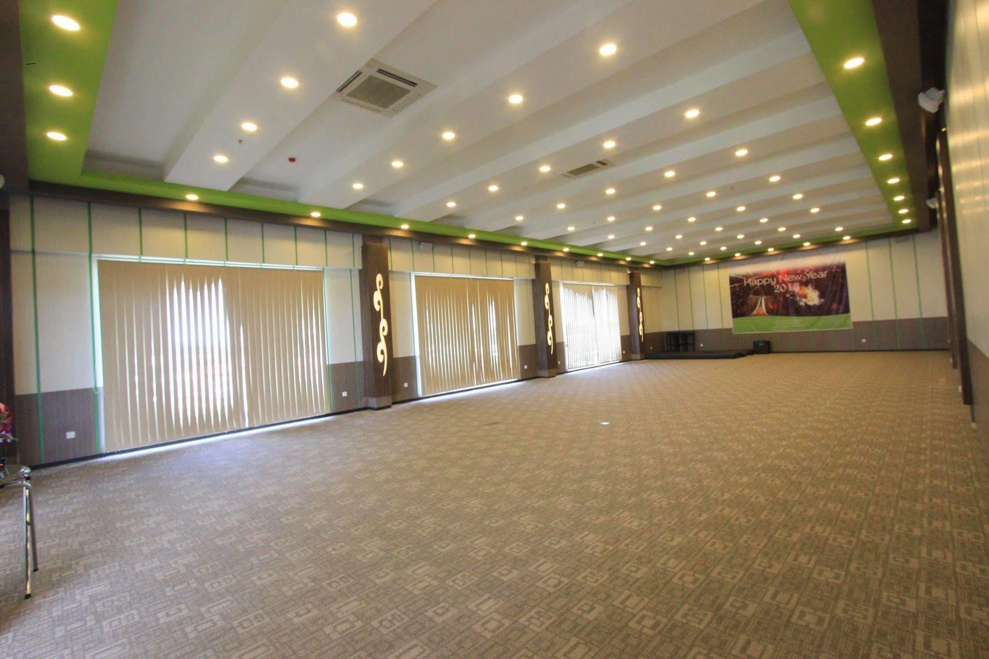 Hotel Fortunagrande Seturan Yogyakarta Maguwo Zewnętrze zdjęcie
